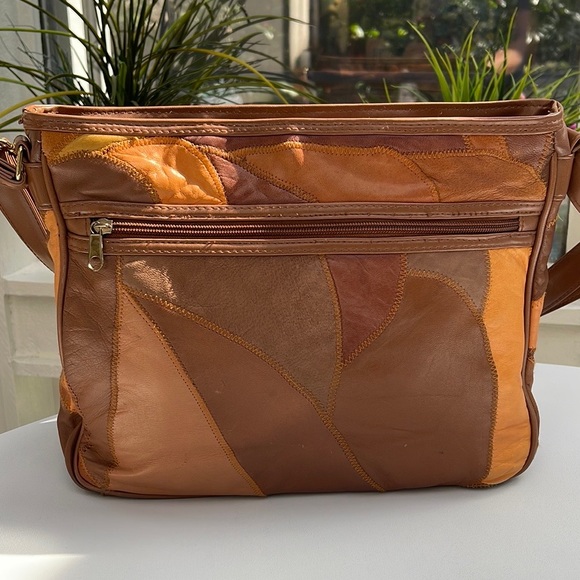 Zeca Leather Patchwork Crossbody Shoulder Bag - Picture 2 of 11